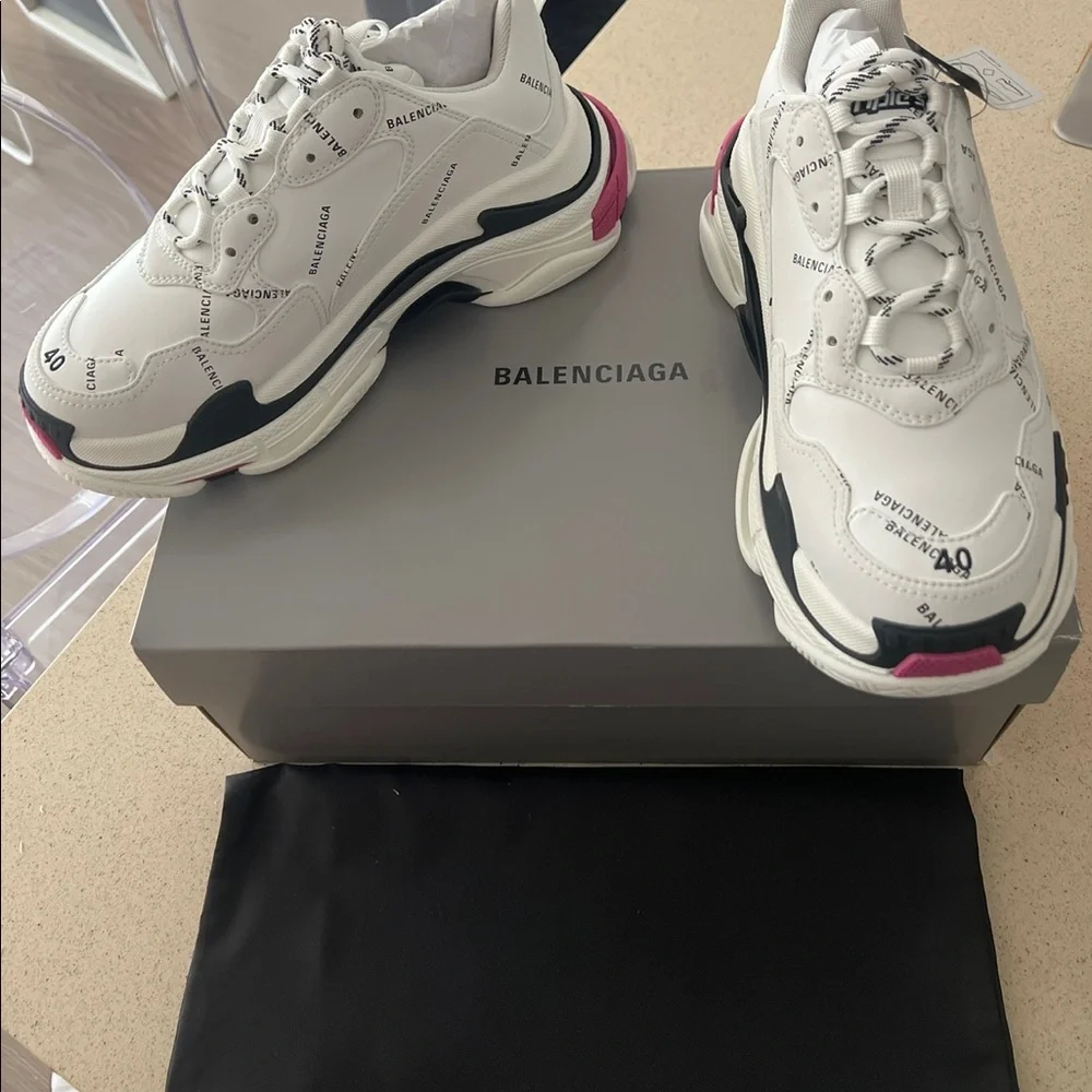 Balenciaga triple s sneakers brand new - Picture 2 of 8